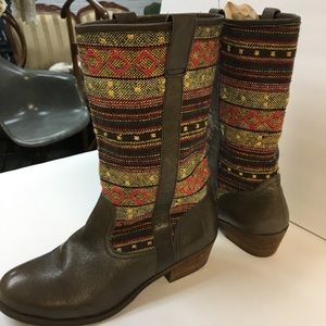 Grey brown p-brooks Aztec mid calf boots boho 8
